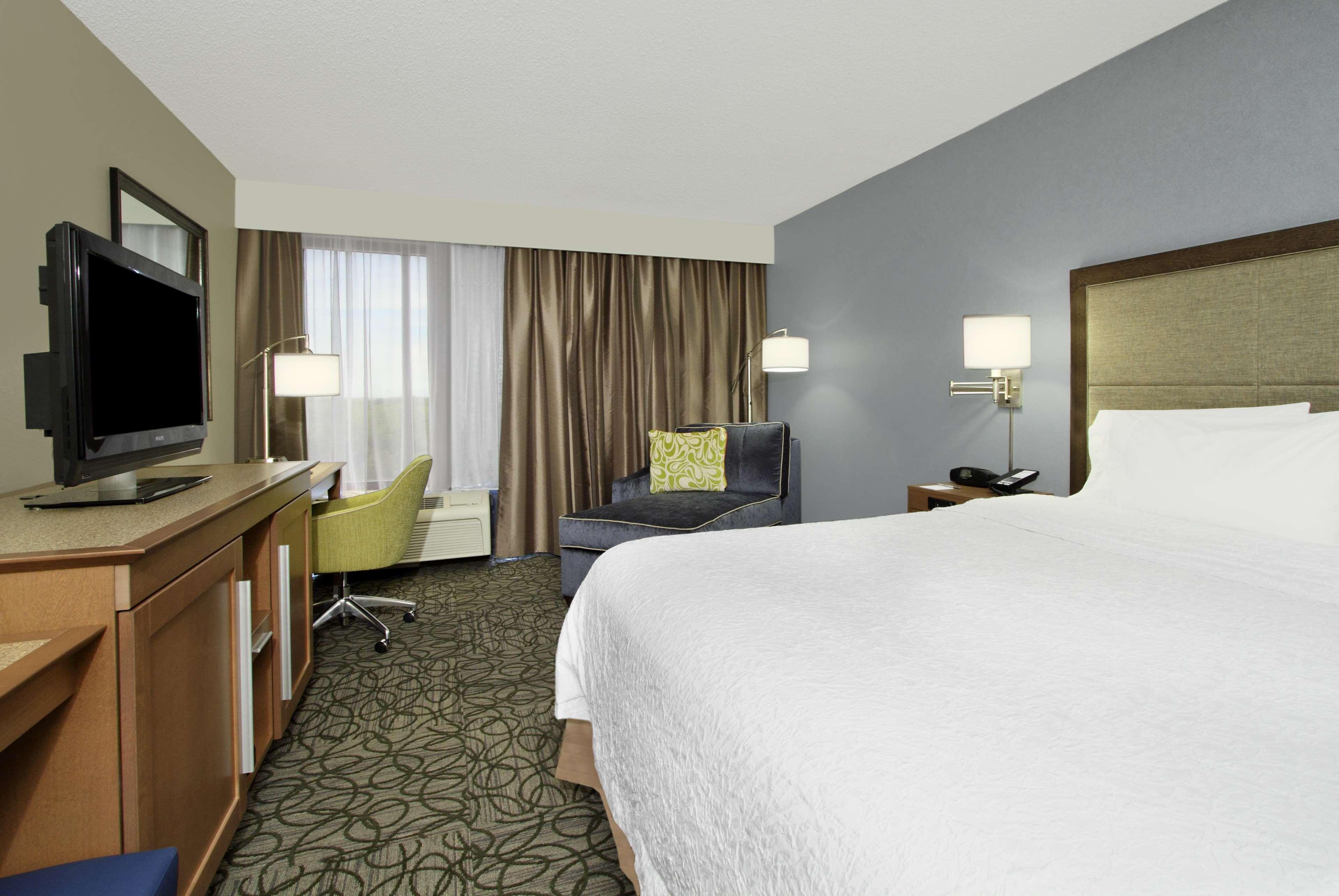 Готель Hampton By Hilton Austin South - I-35 & Ben White Екстер'єр фото
