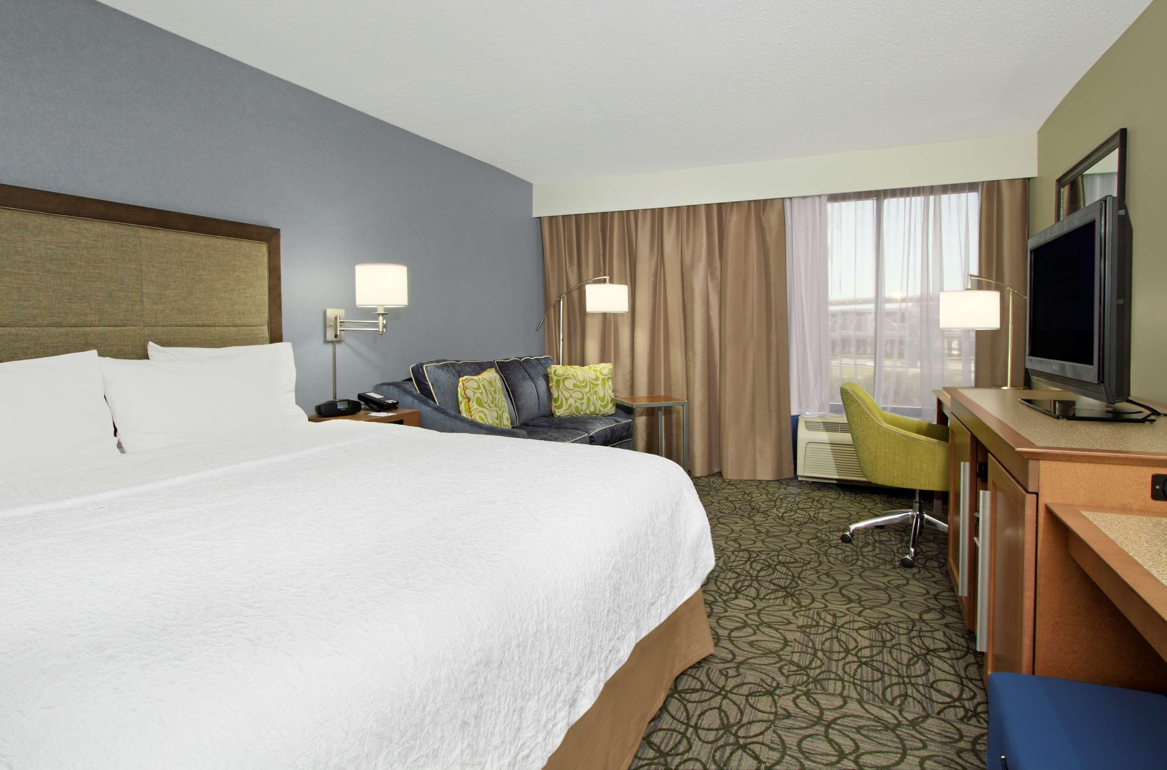 Готель Hampton By Hilton Austin South - I-35 & Ben White Екстер'єр фото
