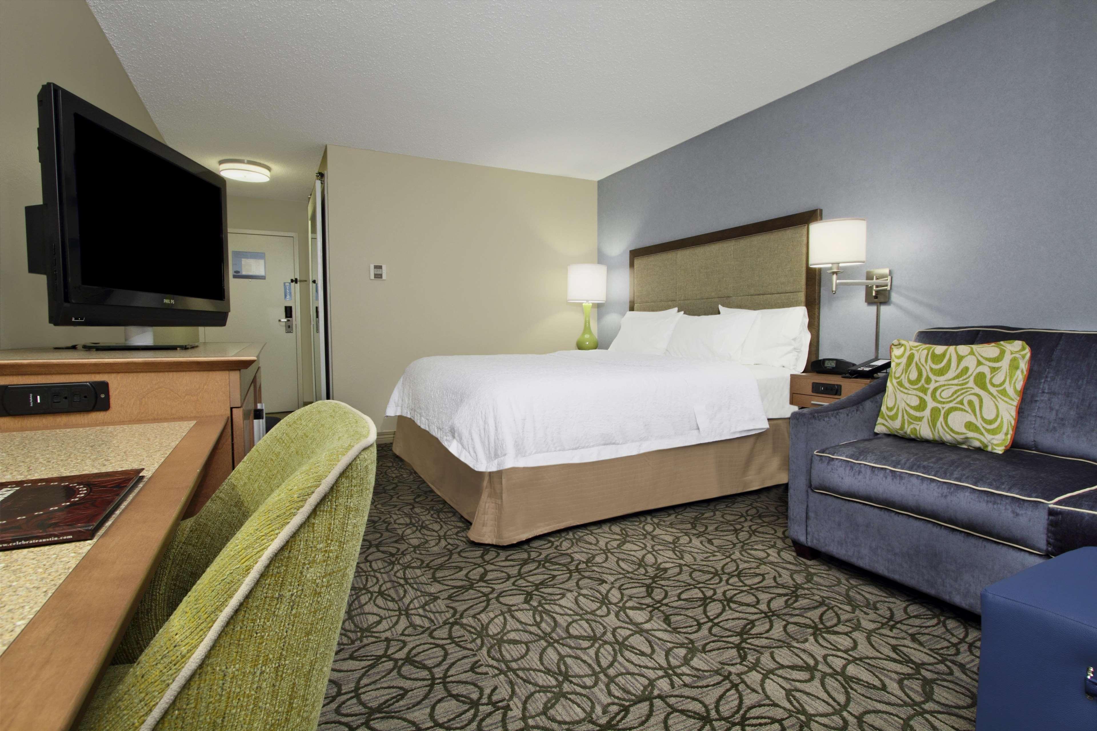 Готель Hampton By Hilton Austin South - I-35 & Ben White Екстер'єр фото