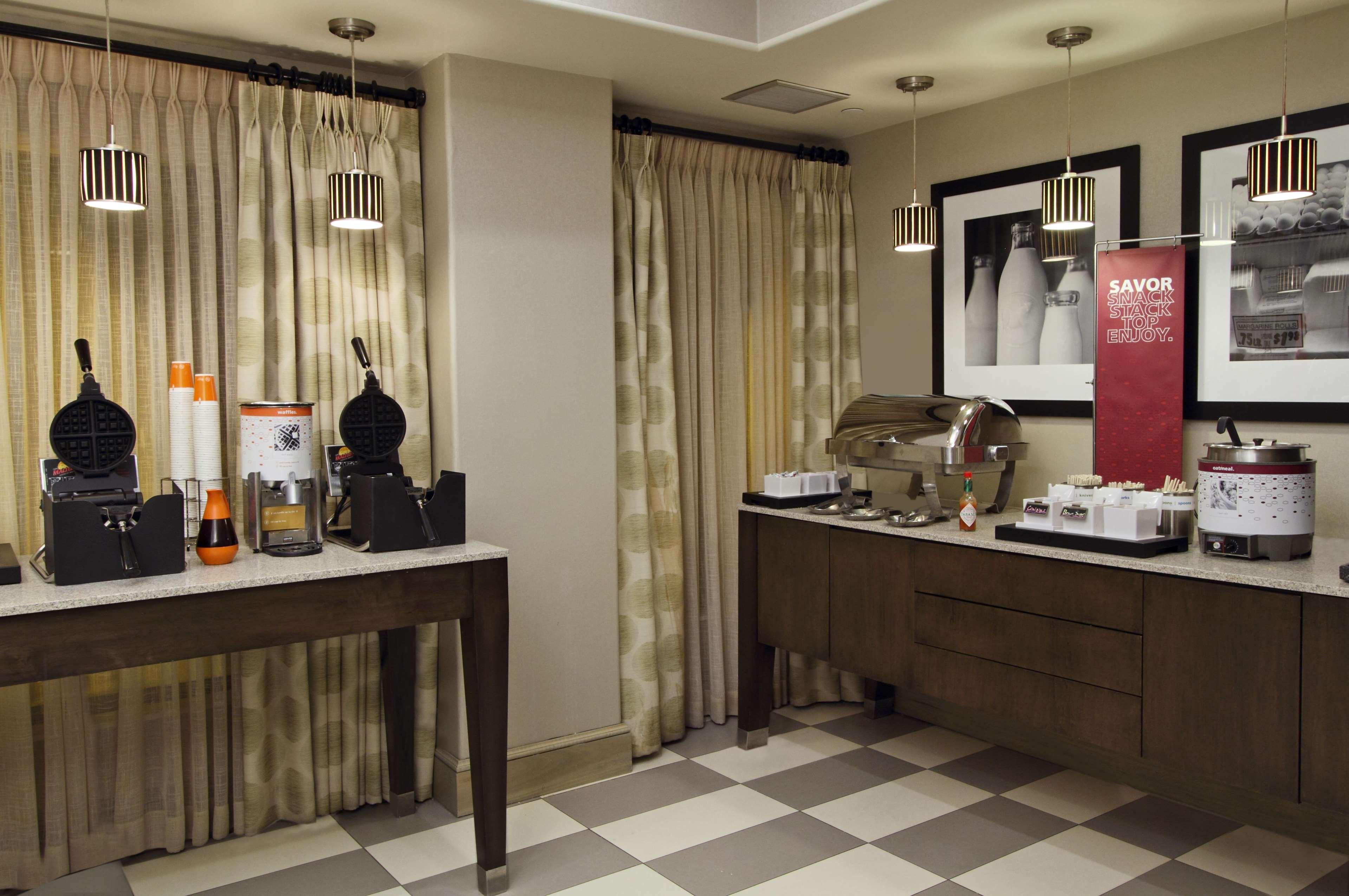 Готель Hampton By Hilton Austin South - I-35 & Ben White Екстер'єр фото