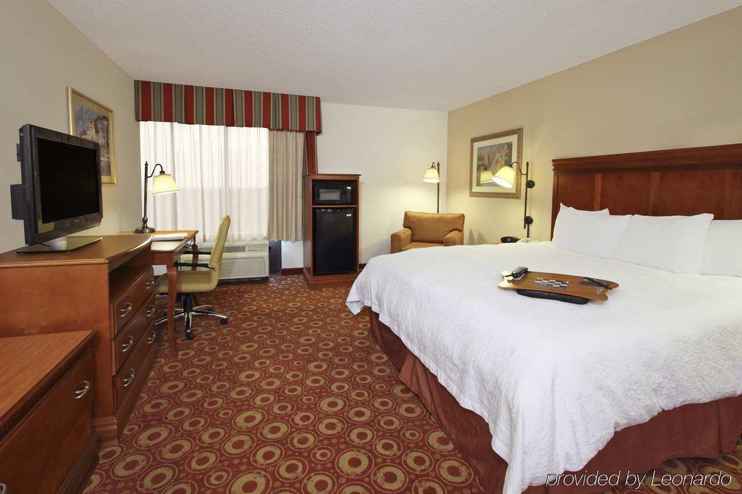 Готель Hampton By Hilton Austin South - I-35 & Ben White Екстер'єр фото
