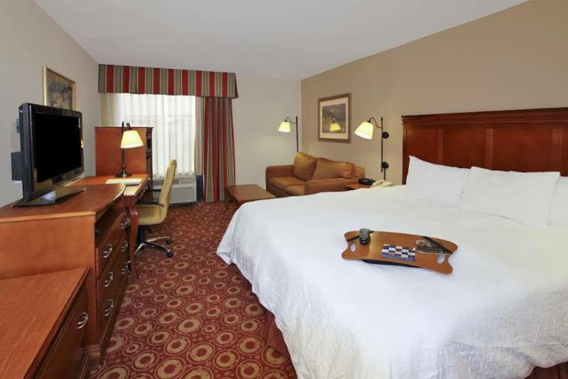 Готель Hampton By Hilton Austin South - I-35 & Ben White Екстер'єр фото
